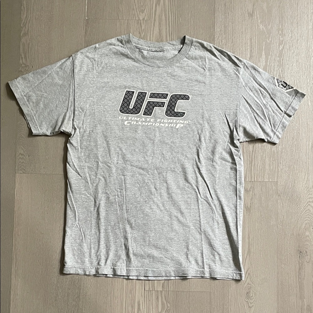 Y2K UFC logo t shirt